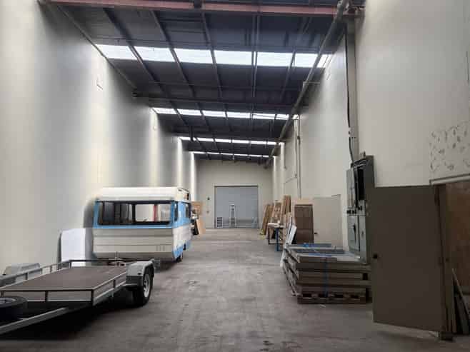 Versatile Workshop/ Warehouse 