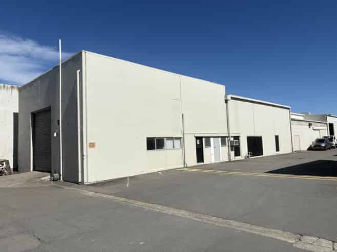 Versatile Workshop/ Warehouse 