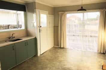 11 Poto Street, Te Atatu South