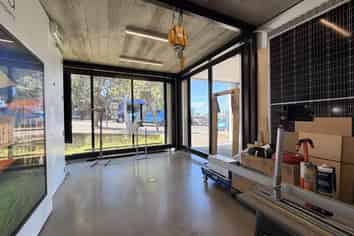 PREMIUM COLLEGE HILL STUDIO / OFFICE
