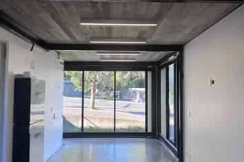 PREMIUM COLLEGE HILL STUDIO / OFFICE
