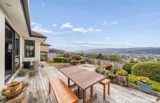 13 Birkinshaw Grove, Riverstone Terraces