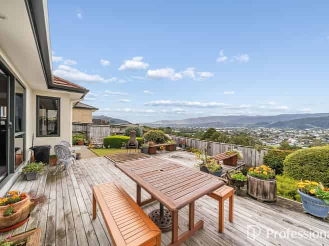 13 Birkinshaw Grove, Riverstone Terraces