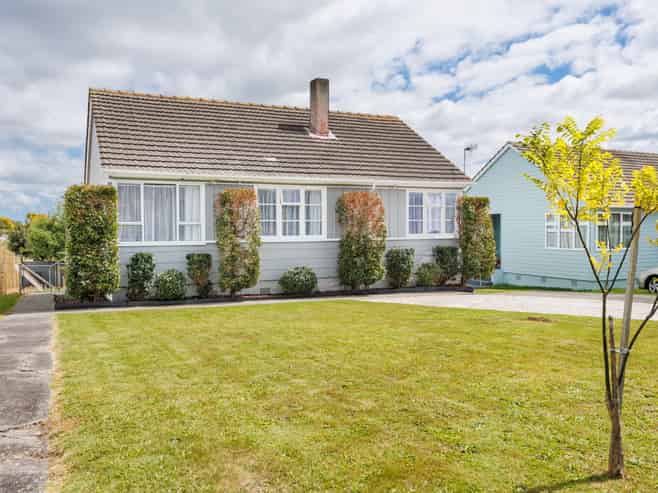 50 Clyde Crescent, Roslyn