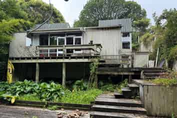 220 Golf Road, Titirangi