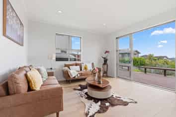 30 Mackay Drive, Greenhithe