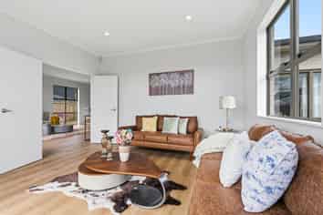 30 Mackay Drive, Greenhithe