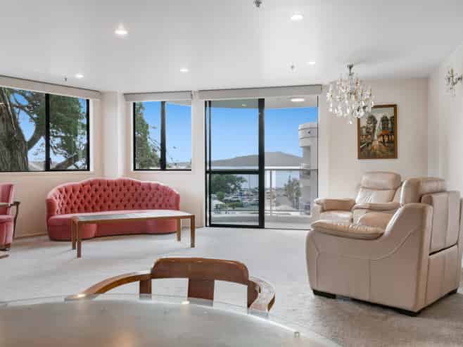 1B/5 The Promenade, Takapuna