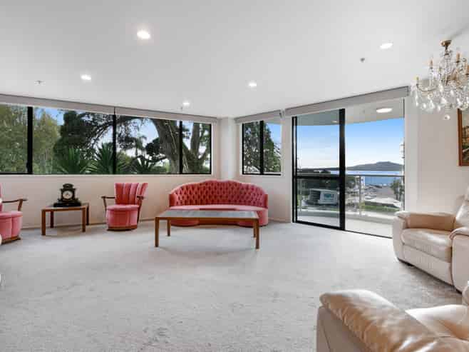 1B/5 The Promenade, Takapuna