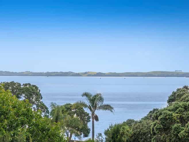 1B/5 The Promenade, Takapuna