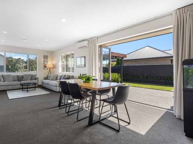 15 Melville Crescent, Rolleston