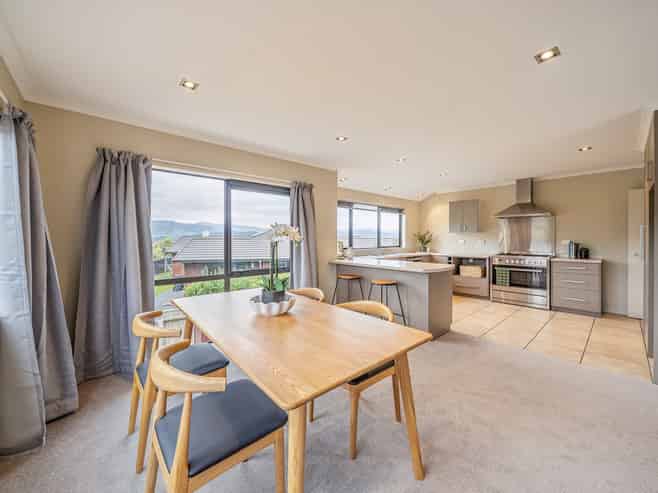 115 Kirton Drive, Riverstone Terraces