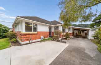 6 Hall Grove, Ebdentown