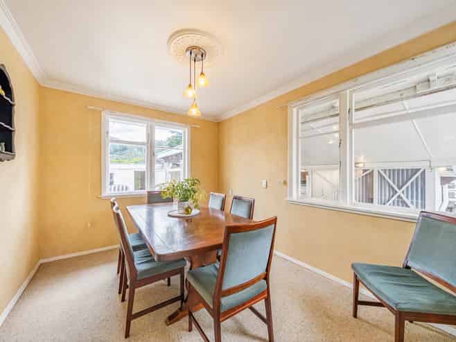 6 Hall Grove, Ebdentown