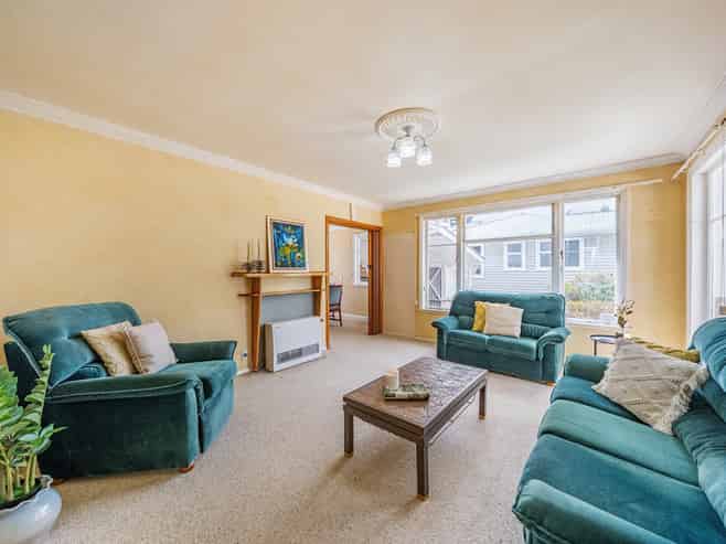 6 Hall Grove, Ebdentown