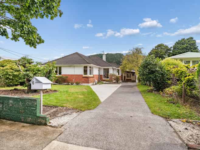 6 Hall Grove, Ebdentown