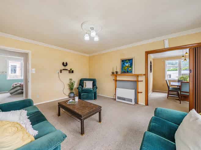 6 Hall Grove, Ebdentown