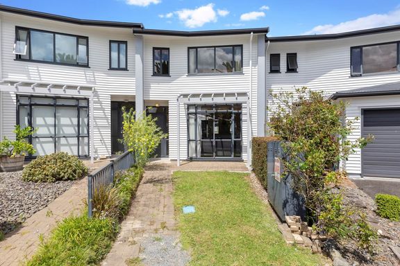 42/2 Armoy Drive, East Tamaki, Auckland