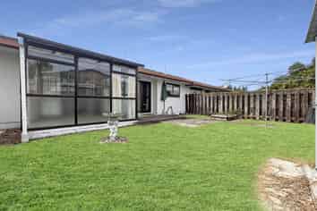 810 Queen Street West, Saint Leonards