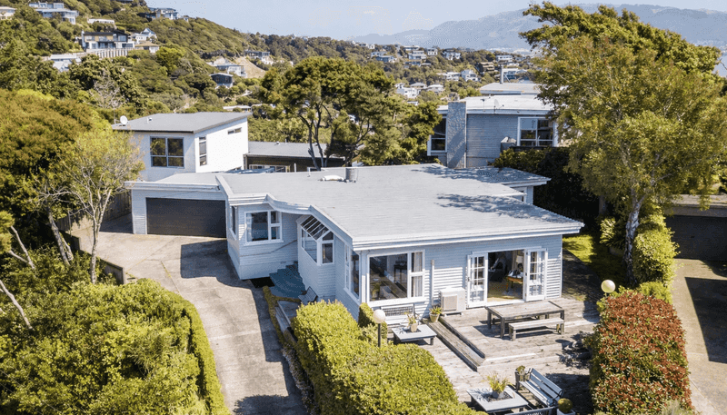 31 Kiriwai Road, Paremata