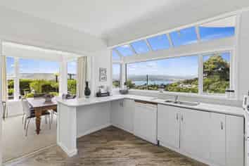 31 Kiriwai Road, Paremata