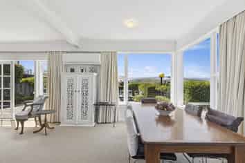 31 Kiriwai Road, Paremata