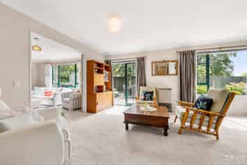 2/118 Whites Line East, Waiwhetu