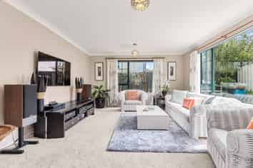 2/118 Whites Line East, Waiwhetu