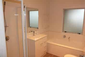 2 Parawai Street, Marshland