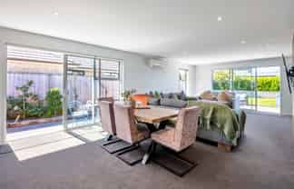 28 Champagne Avenue, Yaldhurst