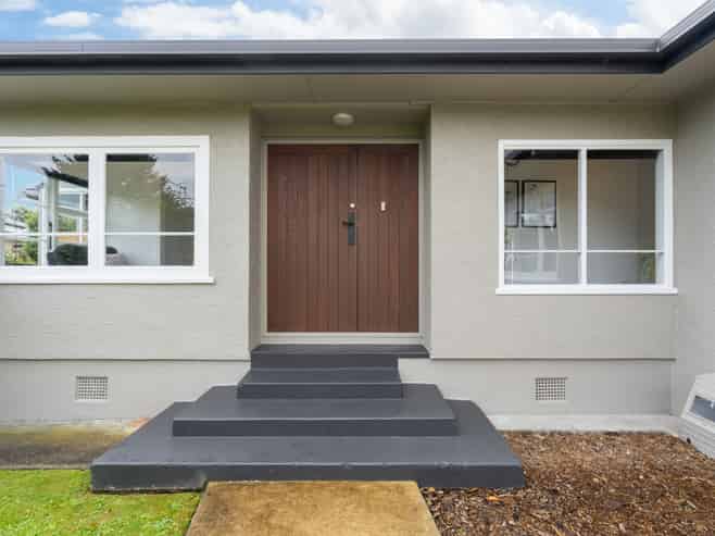 31 Roosevelt Street, Levin