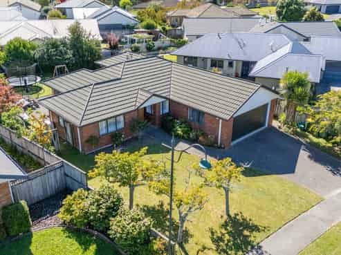 54 Diomede Glade, Flagstaff