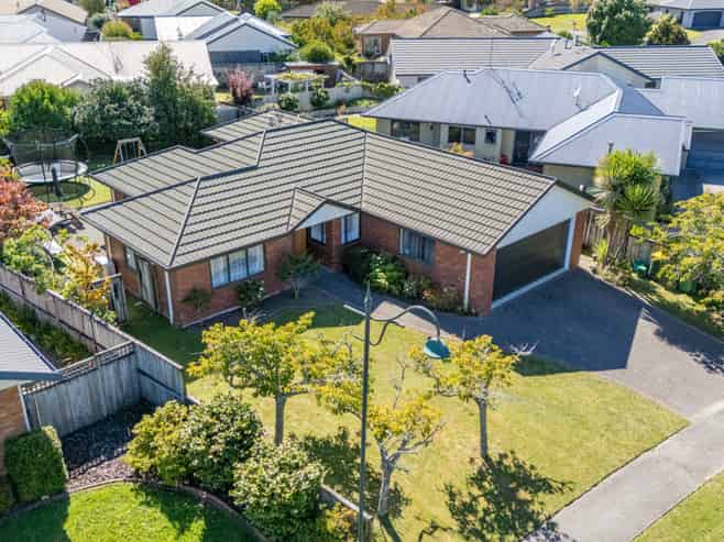 54 Diomede Glade, Flagstaff