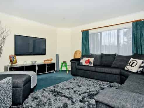 54 Diomede Glade, Flagstaff