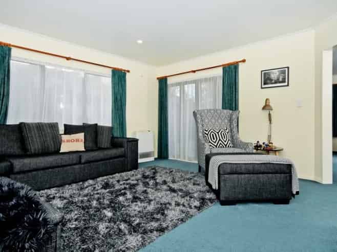 54 Diomede Glade, Flagstaff