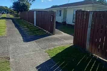 7 Vimy Place, Mangere