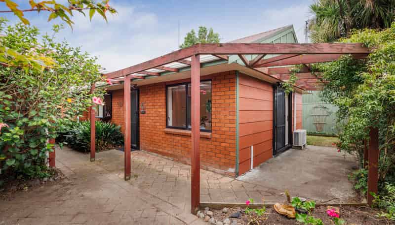 27A Worcester Street, West End