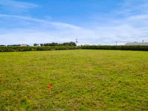 0n Ketemarae Road, Hawera