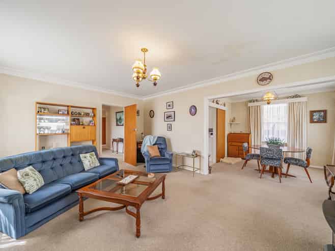 17 Deller Grove, Silverstream