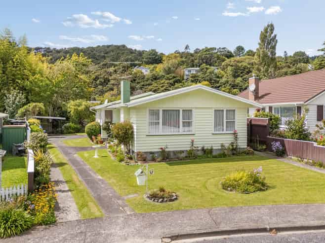 17 Deller Grove, Silverstream