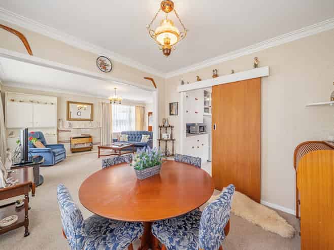 17 Deller Grove, Silverstream