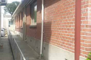 OFFICES FOR LEASE GIVING CBD CONVENIENCE