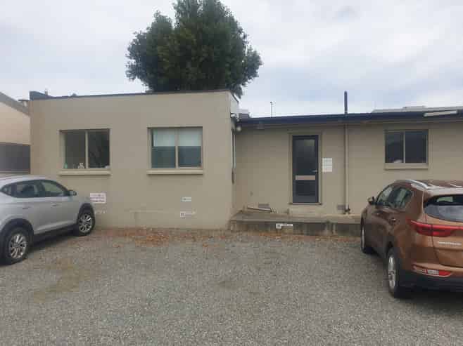 OFFICES FOR LEASE GIVING CBD CONVENIENCE