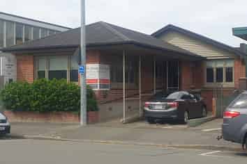 OFFICES FOR LEASE GIVING CBD CONVENIENCE