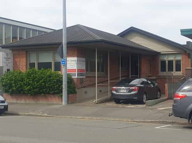 OFFICES FOR LEASE GIVING CBD CONVENIENCE