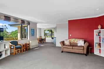 15 Kingsford Drive, STOKE