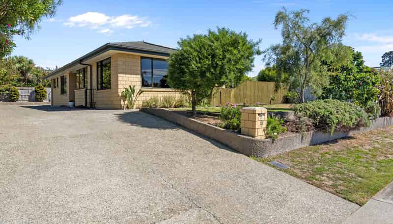 15 Kingsford Drive, STOKE