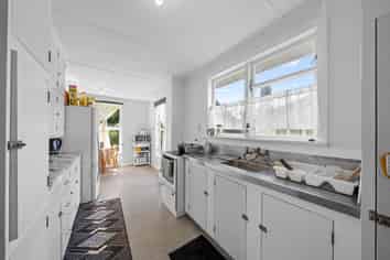 12 Ngahue Crescent, Elsdon