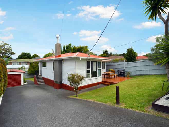 23 Cornwall Street, Te Atatu South