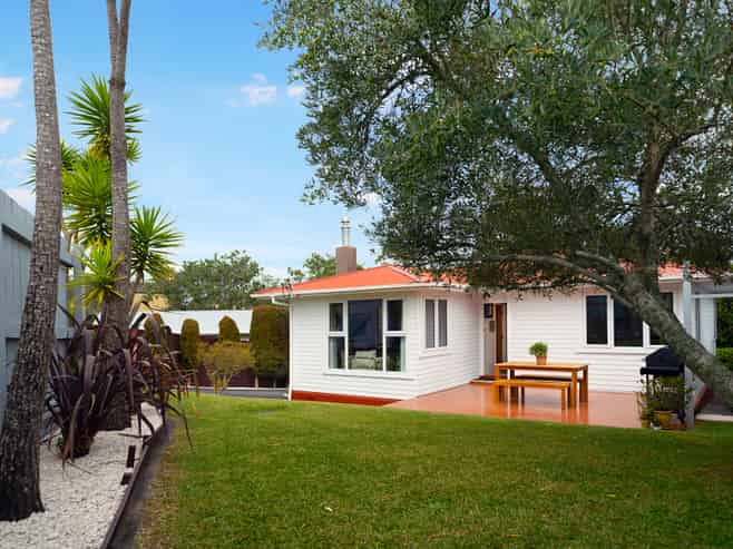 23 Cornwall Street, Te Atatu South